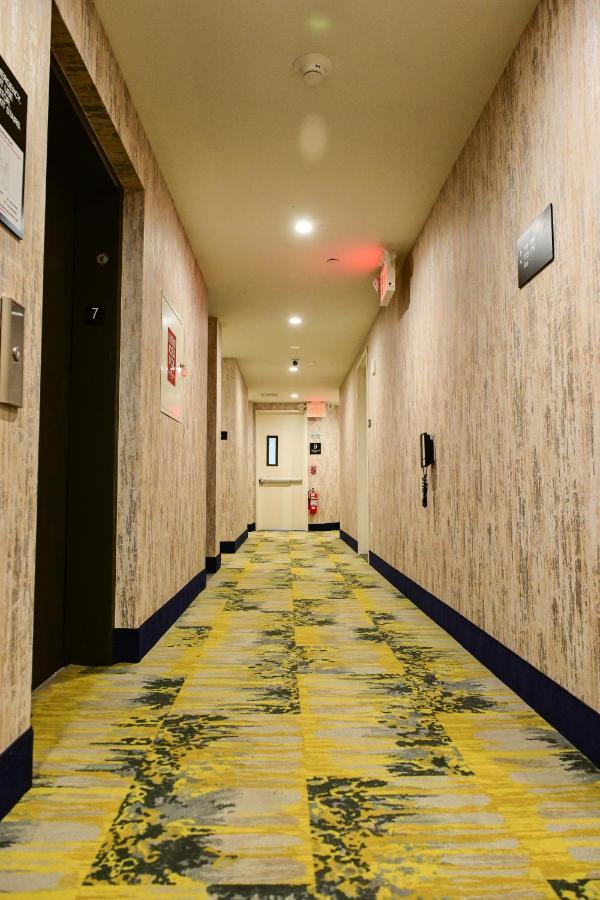 Hotel Super 8 By Wyndham Bronx Near Botanical Garden Nowy Jork Zewnętrze zdjęcie